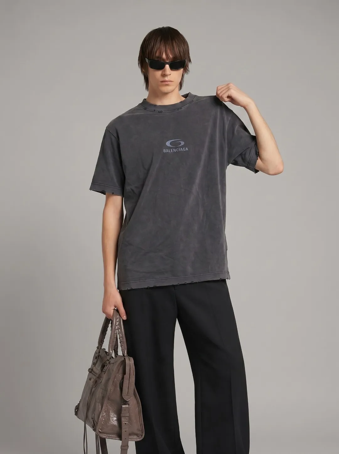 P100✨🔥 [balenciaga] 2026FW short-sleeved T-shirt Premium 26s double yarn 300g fabric embroidery process wash water spray Ma Jiu distressed color: wash water black wash water white wash water Khaki Size: S M L XL 2XL